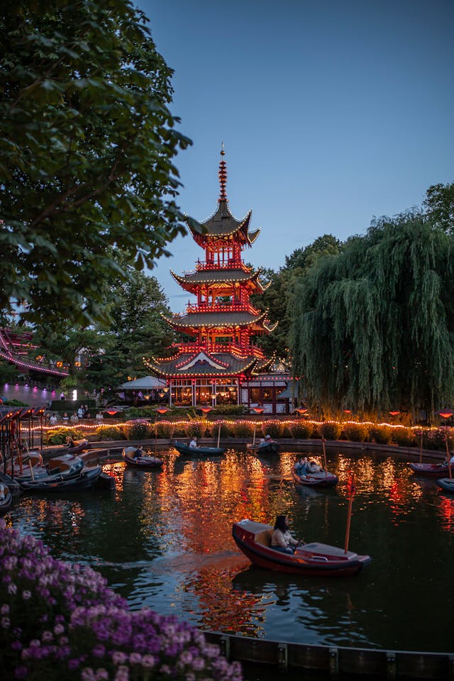 Top 10 obiective turistice în Copenhaga - Tivoli Gardens