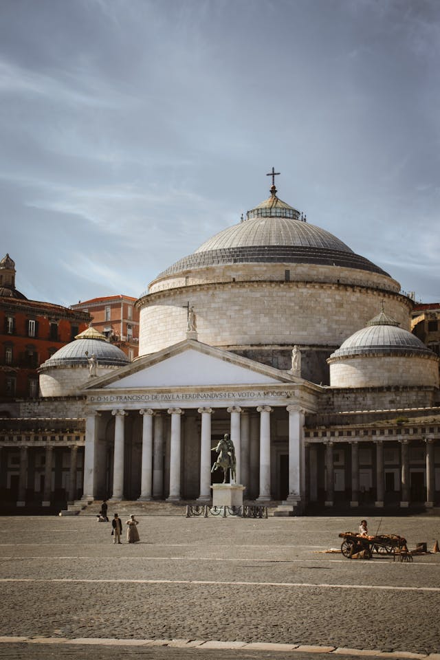 Obiective turistice Napoli – Basilica di San Francesco di Paola