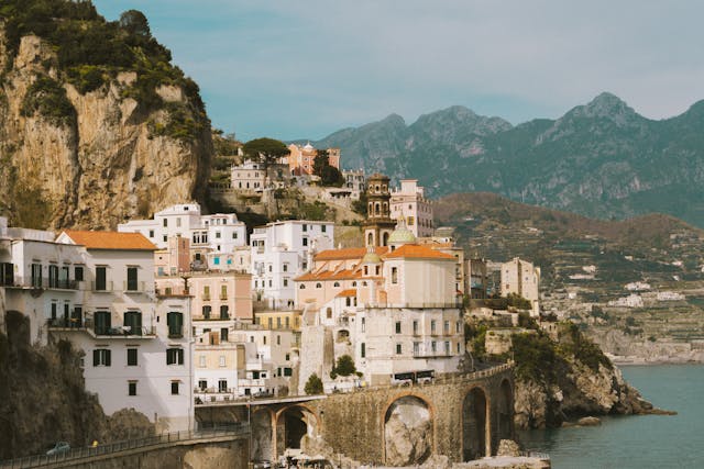Obiective turistice Napoli și împrejurimi: tur ghidat Sorrento, Positano, Amalfi